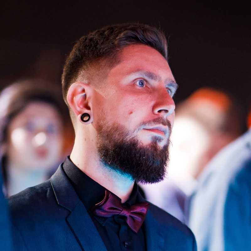 Автор — Алекс Колосов